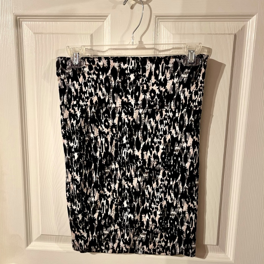 🛍2/$25🛍~ Leopard Print Mini Stretchy Skirt